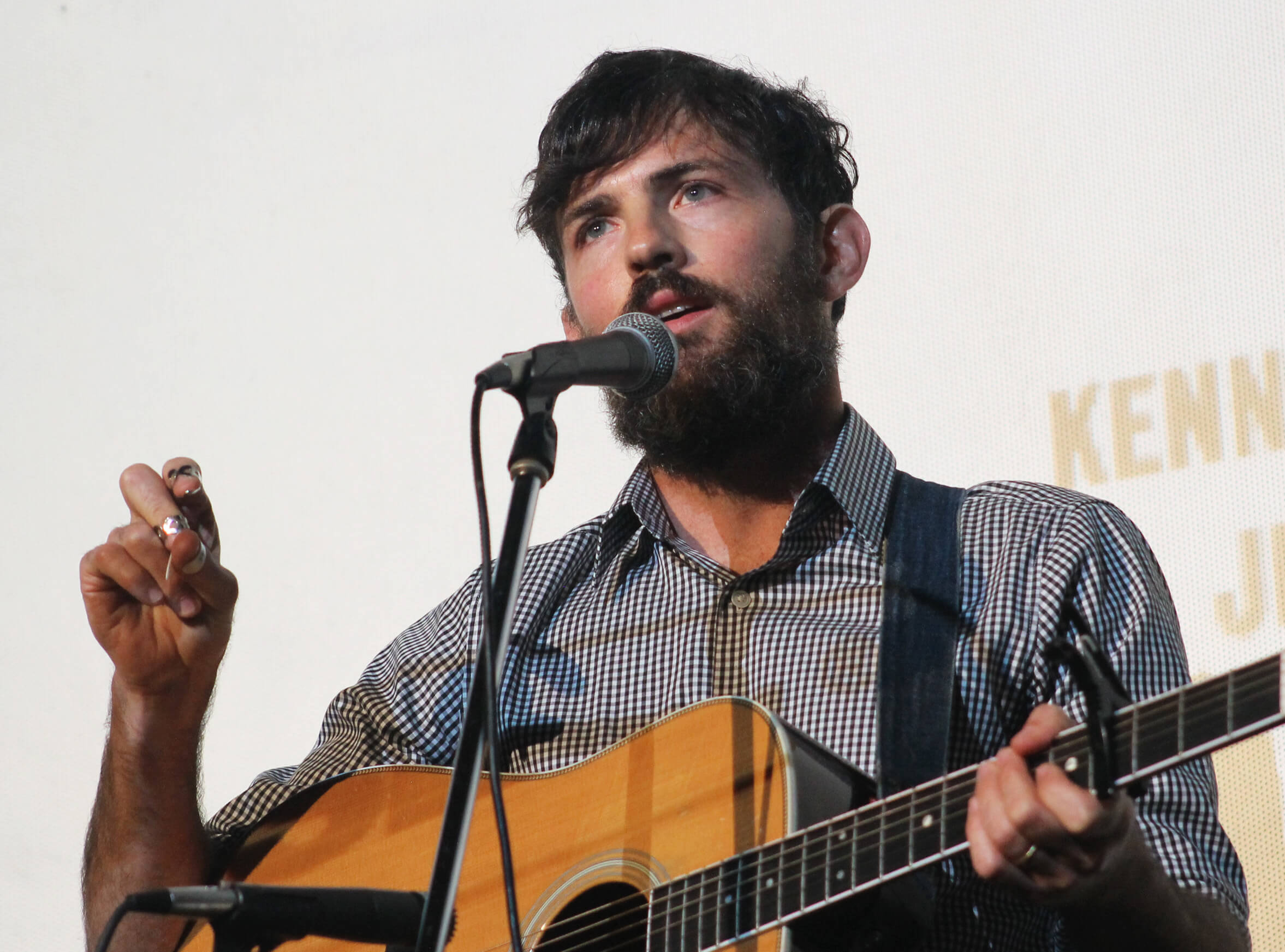 Scott Avett performs new song at A Chefs Life season premiere 