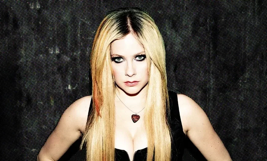 Avril Lavigne returning to Charlotte to perform her greatest hits with